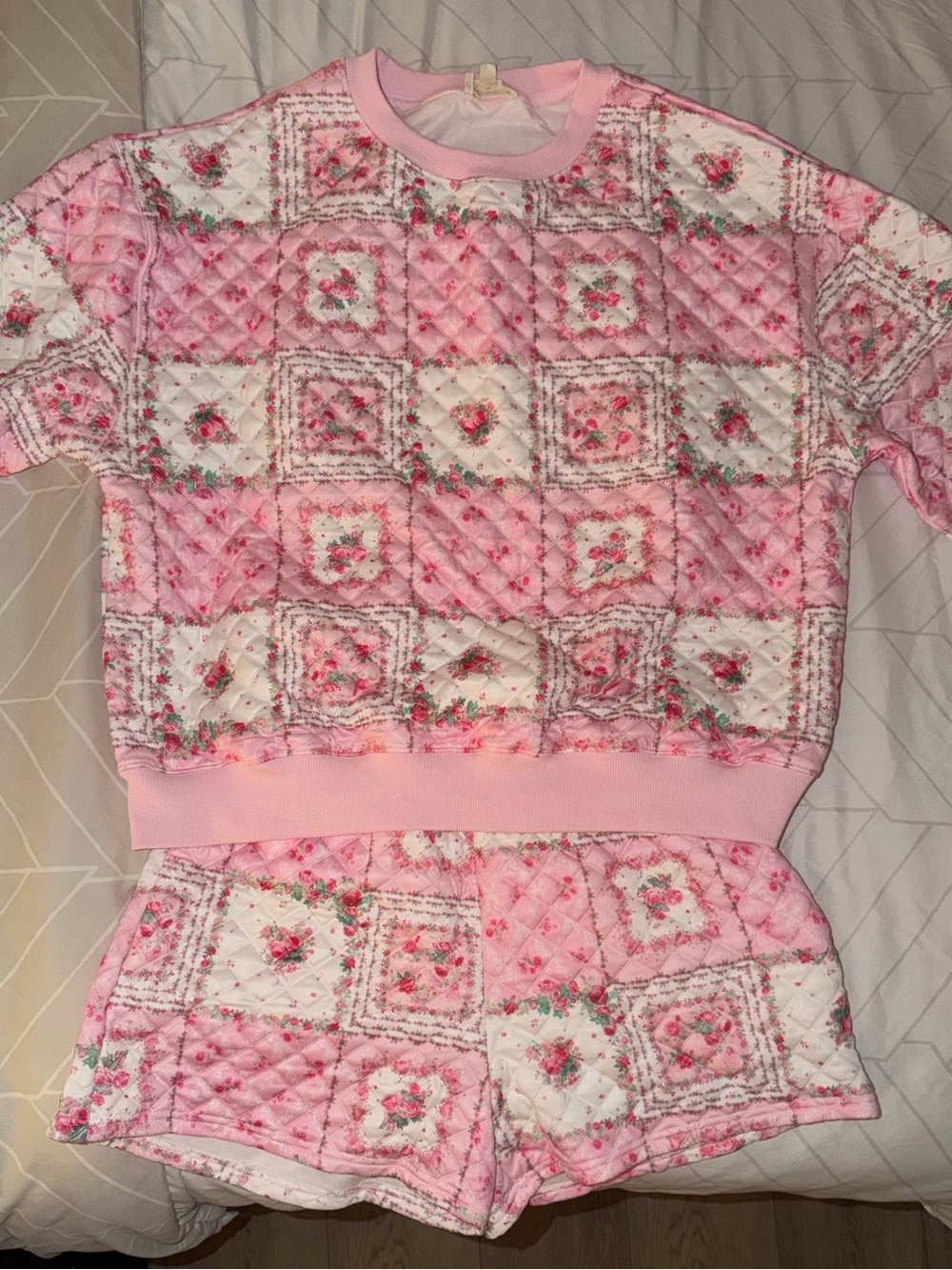 Women’s Pink Quilted Floral Set (large)